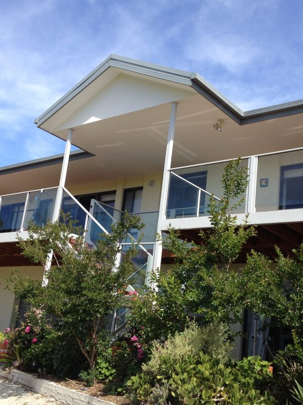 Balustrade Fully Framed Color White